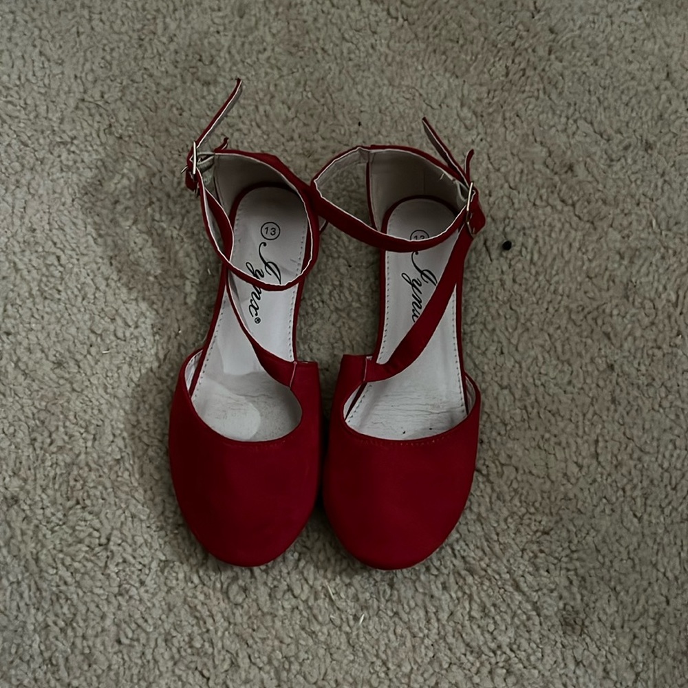 Red dress shoes, size 13 in girls